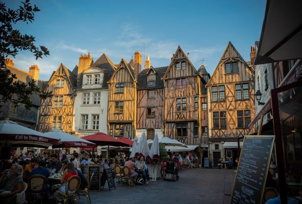 Immobilier Tours 2025 : top communes périphériques où les prix restent abordables